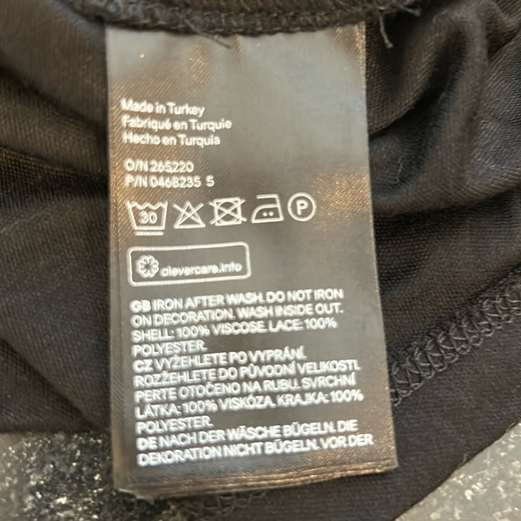 Top with lace - Picture 5 of 6